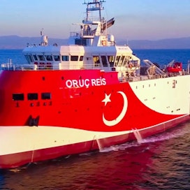 Turkin lähettämä Oruc Reis -tutkimusalus etsii kiistanalaisella merialueella kaasua. LEHTIKUVA / AFP