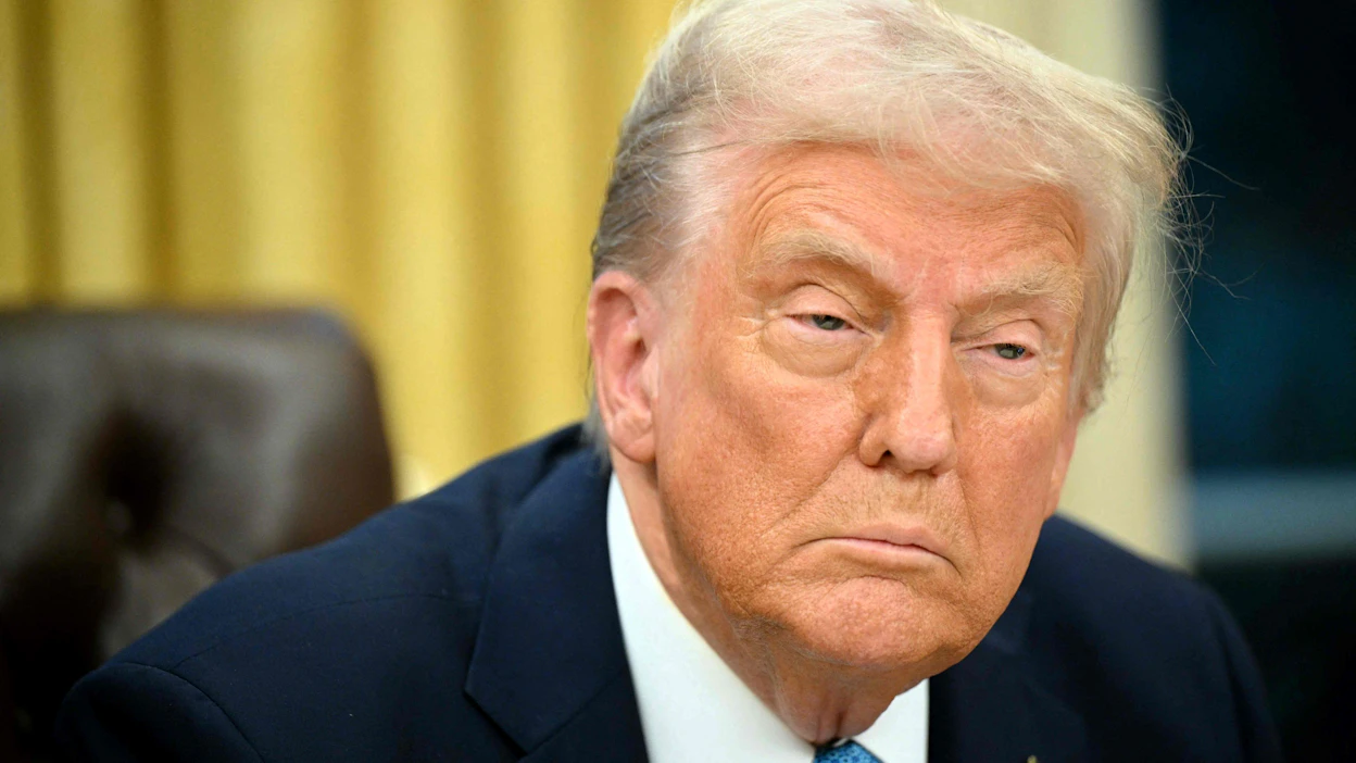 Yhdysvaltain presidentti Donald Trump on kertonut, että tullien taustalla ovat laittomat rajanylitykset sekä Yhdysvaltoihin salakuljetettava fentanyyli. Tullien on tarkoitus tulla voimaan tiistaina. LEHTIKUVA/AFP.