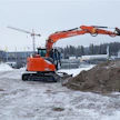 Perinteisen pääpuomin lisäksi Hitachin saa tilattua myös kaksiosaisella versiolla, mutta ne ovat tässä kokoluokassa suhteellisen harvinaisia.