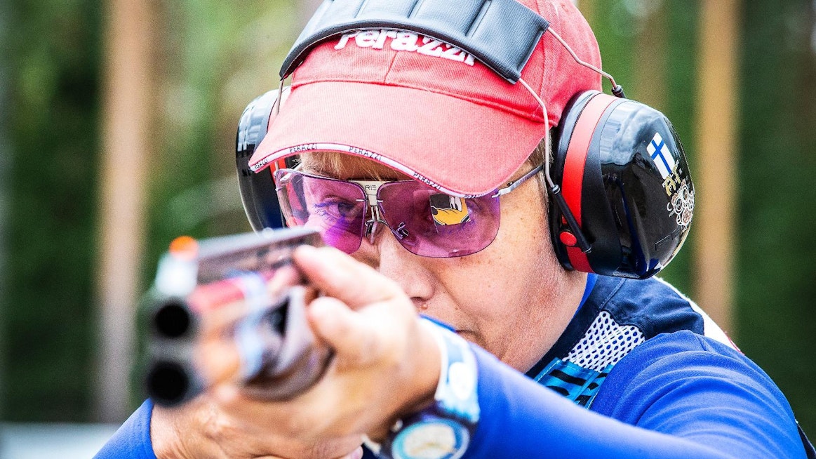 Trap-ampuja Satu Mäkelä-Nummela tähtäsi Suomelle maapaikan Tokion olympialaisiin Hollolan maailmancupissa. 49-vuotias orimattilalainen on myös kesäkisojen viimeisin suomalainen olympiavoittaja. Kultaa tuli Pekingistä 2008.
