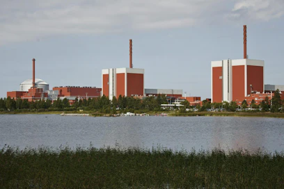 Kyselyn mukaan hieman alle puolet vastaajista kannattaa ydinvoiman lisäämistä energiantuotannossa. LEHTIKUVA / RONI REKOMAA