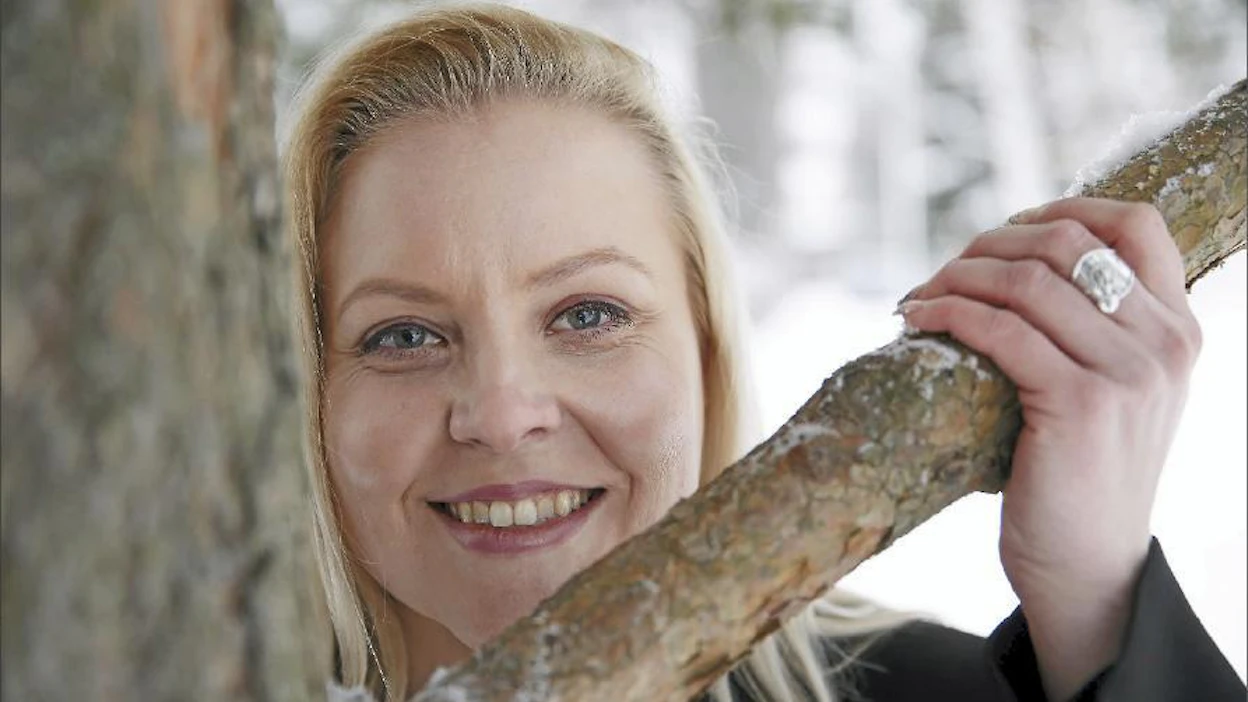 Hanna Lappi muistuttaa, että puun uuteaineet eivät ole geneettisesti muunneltuja. EU kieltää geenimuunneltujen aineiden käytön ravinto- ja lääkevalmisteissa. Pekka Fali