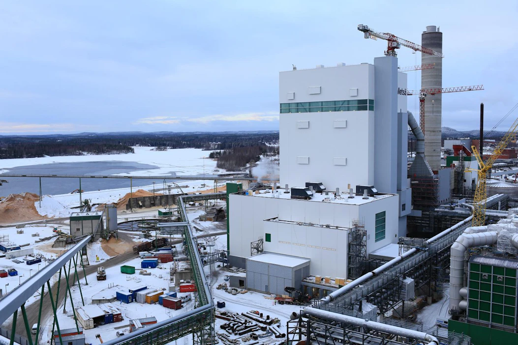 Äänekosken biotuotetehdas lisää kuitupuun kysyntää vauhtiin päästyään neljä miljoonaa kuutiometriä vuodessa. PTT:n tutkimuksen mukaan puun liikkeelle saattamisen lisäksi yritysten tulisi keskittyä tuotteiden ja palvelujen kehittämiseen.