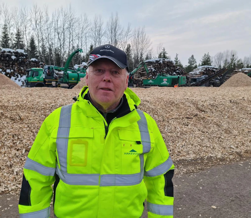Reijo Wuorion mukaan pienpuun korjuutuki pitää saada kuntoon, jotta harvennusrästit saadaan purettua ja energiapuuta venäläisen tuontihakkeen tilalle.