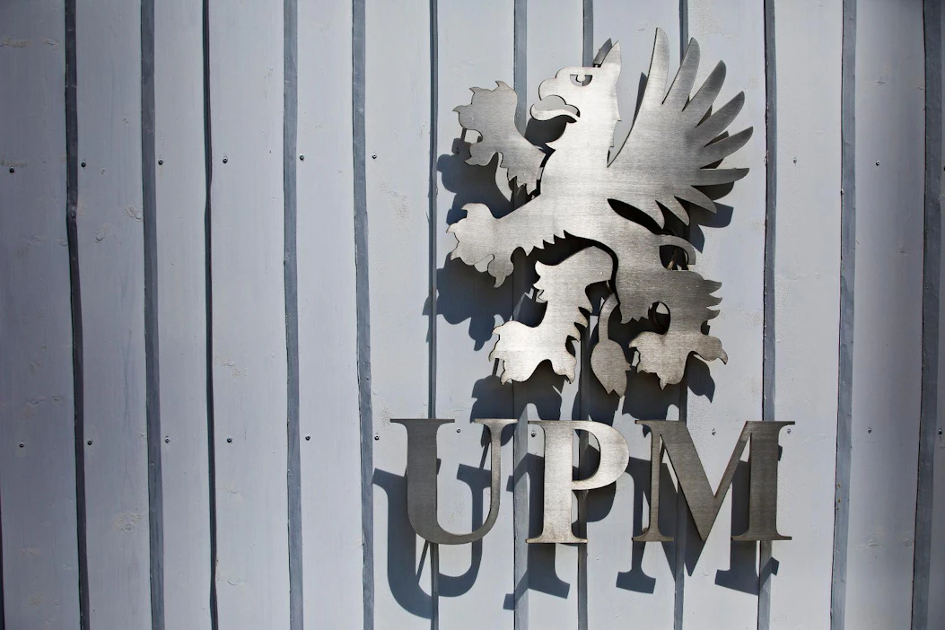 UPM paikkaa noin 400 henkilön palkkoja tasoittamalla palkkaeroja.