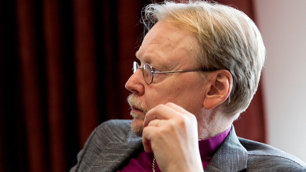 Entinen arkkipiispa Kari Mäkinen toimii Meidän metsämme -tapahtuman suojelijana. Tilaisuus järjestetään Helsingin tuomiokirkon kryptassa lauantaina.