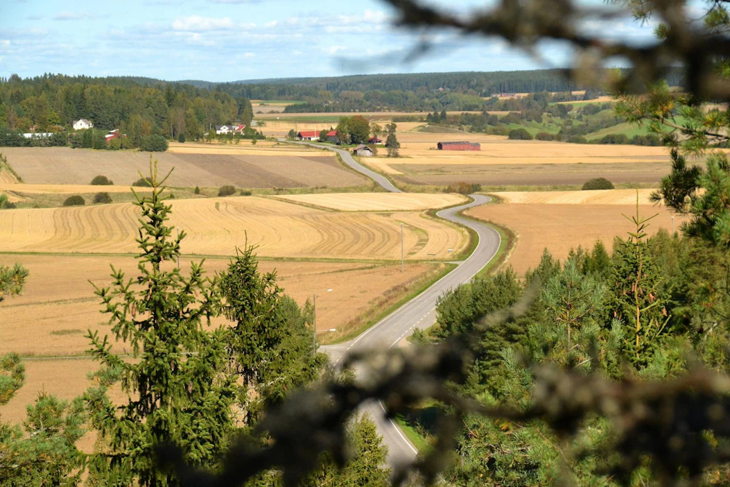 Jäsenmaiden odotetaan jatkossa seuraavan tarkemmin maatalouspolitiikan vaikutuksia ja raportoivan niistä. Jos tavoitteet eivät täyty, keinoja voidaan muuttaa.