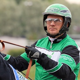 Markus Dahlströmin ajama Rebel Race siirrettiin tuomaripäätöksellä ykkössijalta toiseksi.