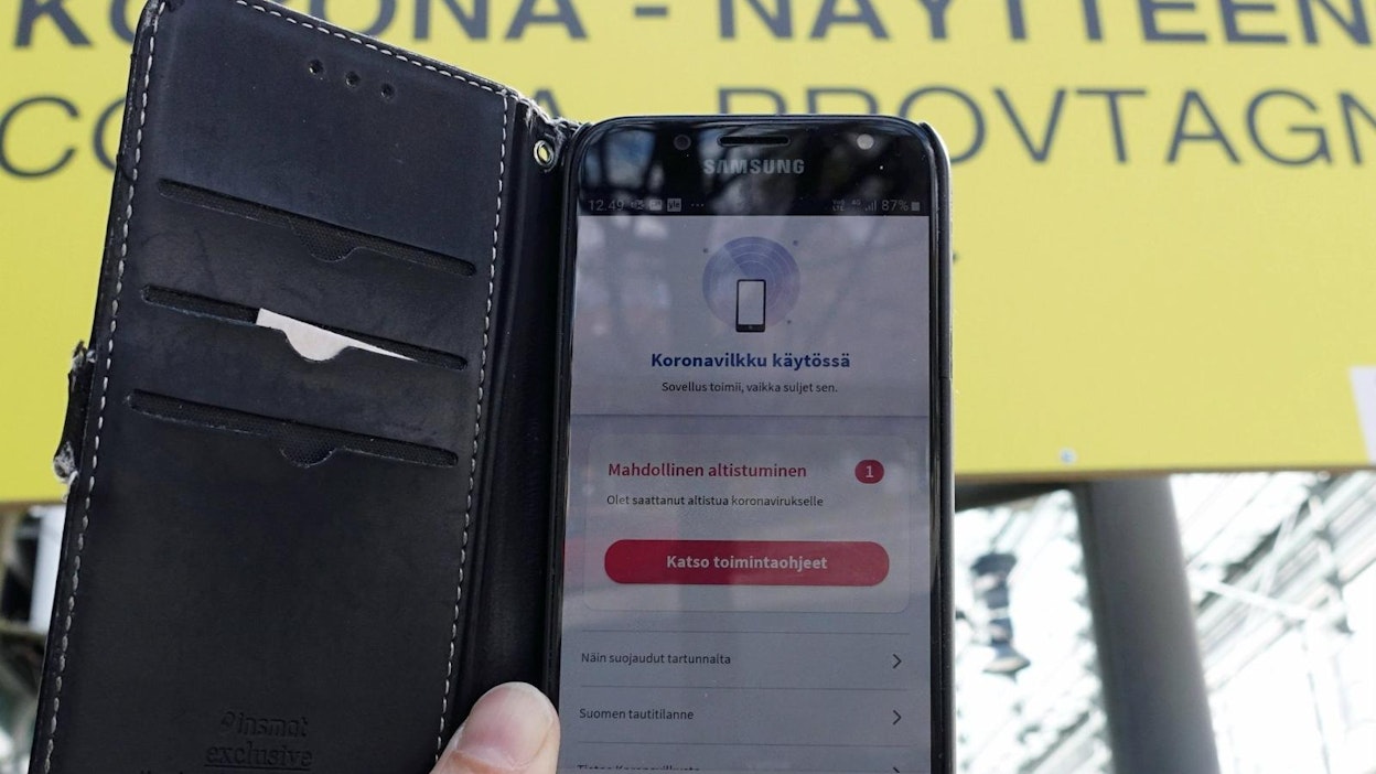 Koronavilkku-sovellus kertoo mahdollisesta altistumisesta. LEHTIKUVA / Teemu Salonen