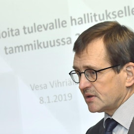 Vesa Vihriälä on johtanut työ- ja elinkeinoministeriön ja valtiovarainministeriön asettamaa selvitystyöryhmää. Lehtikuva / Markku Ulander