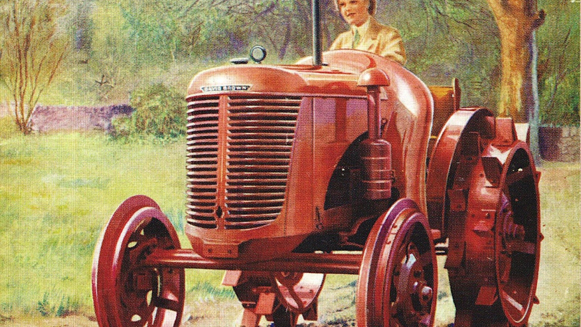 Traktoriteollisuuteen David Brown ajautui v.1936 Ferguson-yhteistyön myötä, joka kuitenkin päättyi kolmessa vuodessa.  Ensimmäinen oma malli VAK1 esiteltiin vuoden 1939 lopulla. Traktorituotantoa varten myöhemmin eriytetty David Brown Tractors Ltd. myytiin 1970-luvun alussa Tenneco-yhtymälle, jolla oli entuudestaan hallinnassaan Case-traktoreiden valmistus.