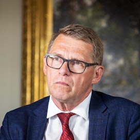 Matti Vanhanen sanoo Helsingin Sanomien uutisessa, että sote-uudistuksen valmistelua pitää tehdä kiirehtimättä maakuntaverotukseen siirtymistä.