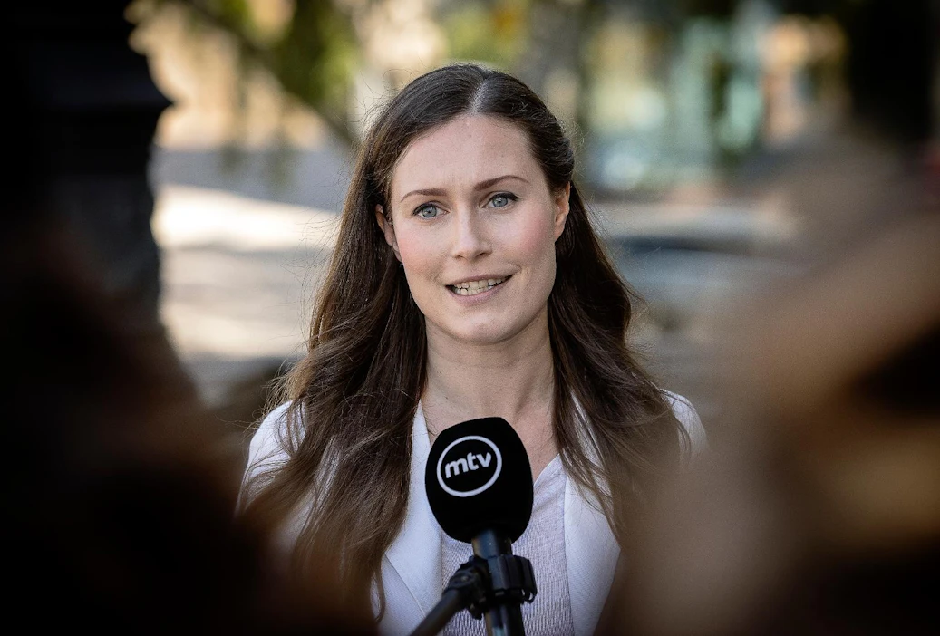 Pääministeri Sanna Marin (sdp.) tiedotusvälineiden tentattavana heinäkuussa.