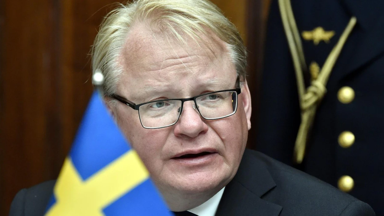 Ruotsin puolustusministeri Peter Hultqvist kuitenkin vakuuttaa, että puolustusyhteistyö jatkuu riippumatta siitä, mihin ratkaisuun Suomi hävittäjähankinnassaan päätyy. Kuva vuodelta 2018.