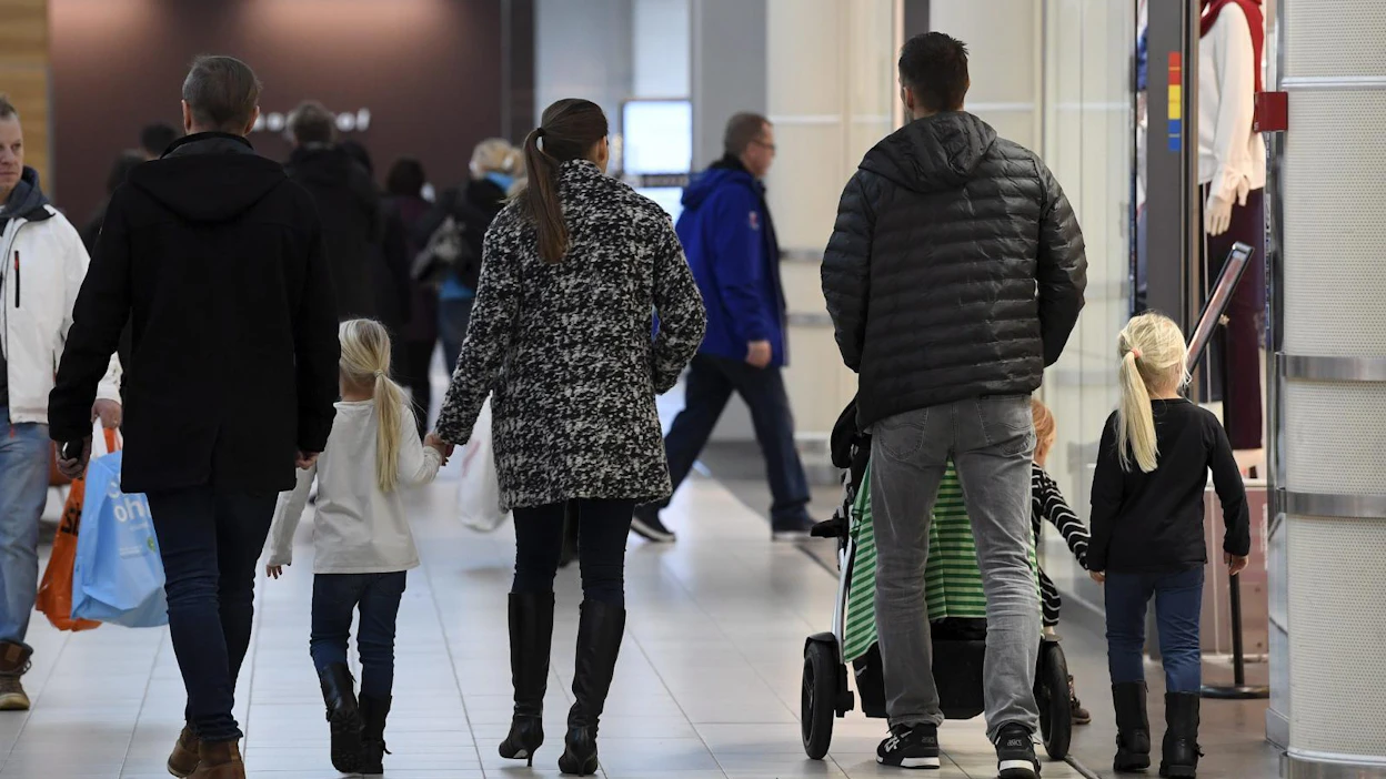 Uudistuksen peruminen tarkoittaa sitä, että isien nykyinen osuus vanhempainvapaasta ei pitene. LEHTIKUVA / ANTTI AIMO-KOIVISTO