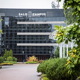 Valmet Automotive valmistaa akkuja Nokian vanhoissa toimitiloissa Salossa.