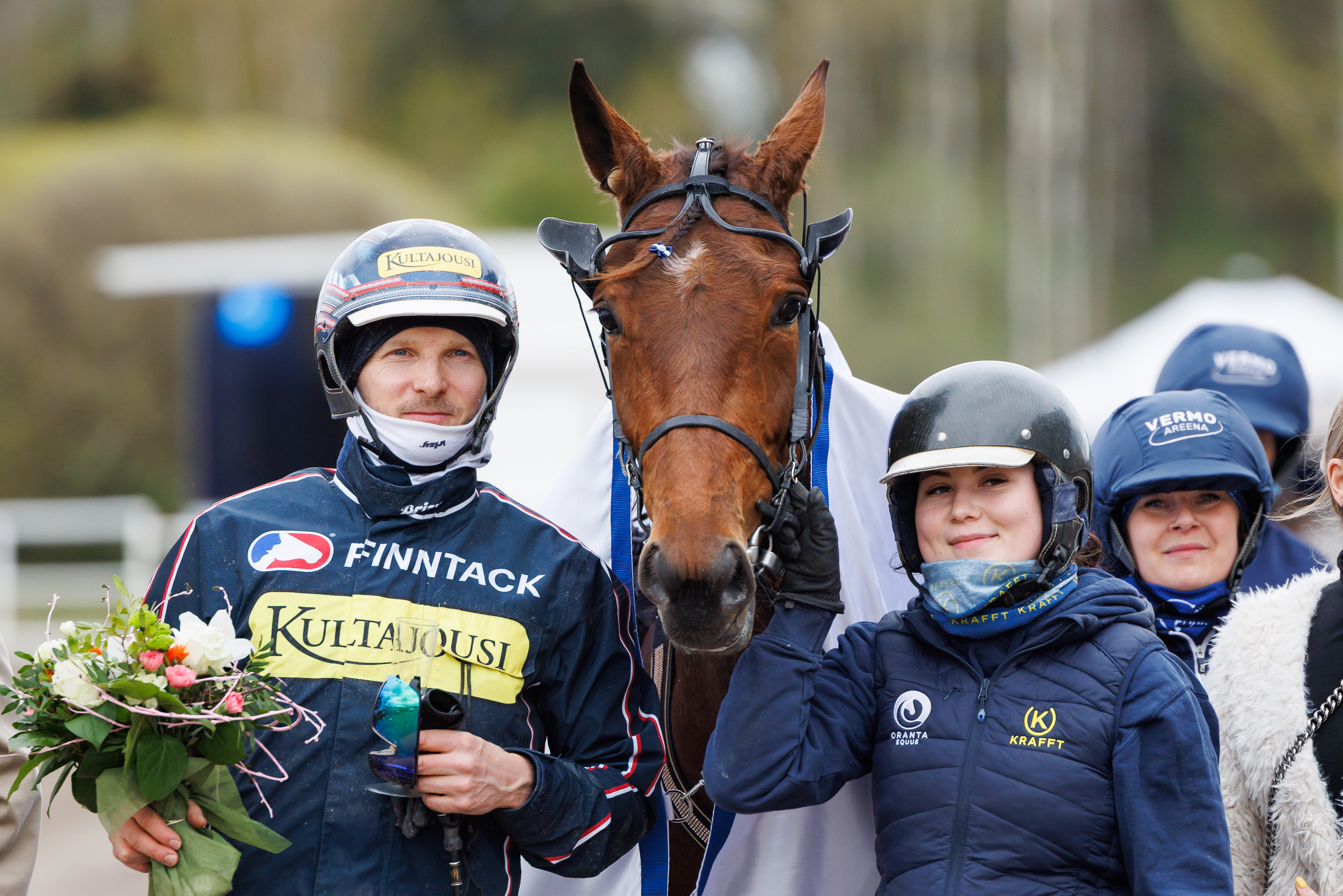 Janne Korpi, Kinglet Bird ja hoitaja Jenina Hamari Espoon Palkinnon sankareina.