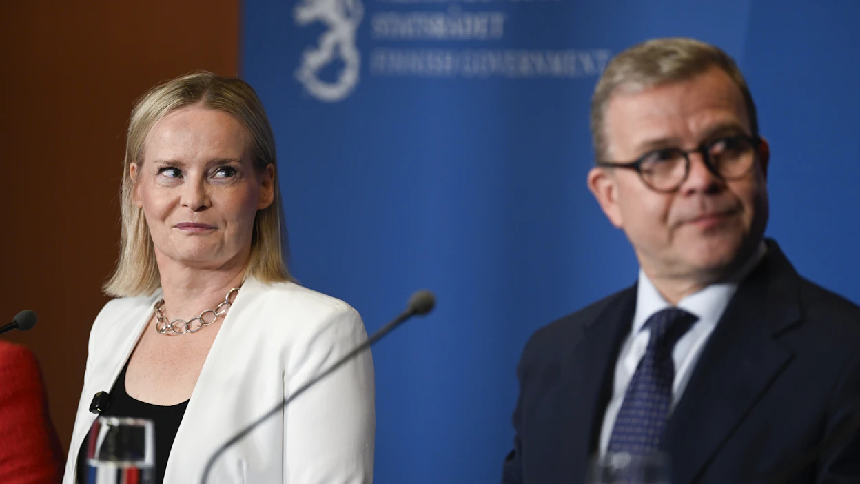 Pääministeri Petteri Orpo ja valtiovarainministeri Riikka Purra kertoivat hallituksen talousarvioneuvotteluiden tuloksista tiedotustilaisuudessa.