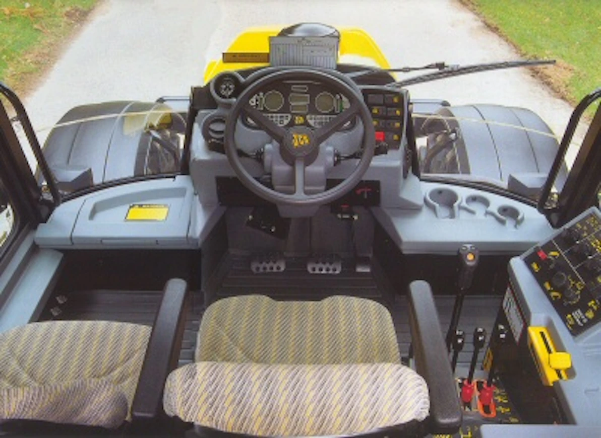 01JCB3185ohjaamo