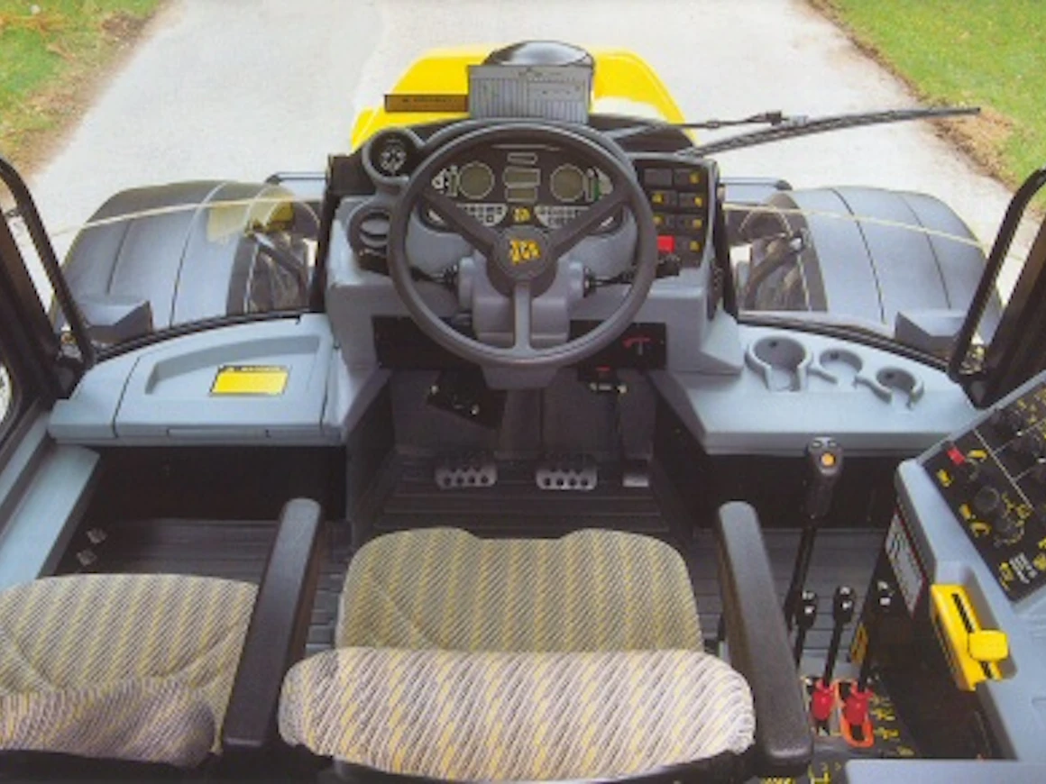 01JCB3185ohjaamo
