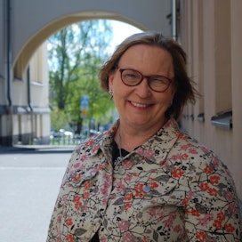 Kristina Stenman on johtanut Pietarsaarta toukokuusta 2016. Yhdenvertaisuusvaltuutettuna hän aloittaa elokuun ensimmäisenä päivänä. Oikeustieteen kandidaatti Stenman on ruotsalaisen kansanpuolueen jäsen.