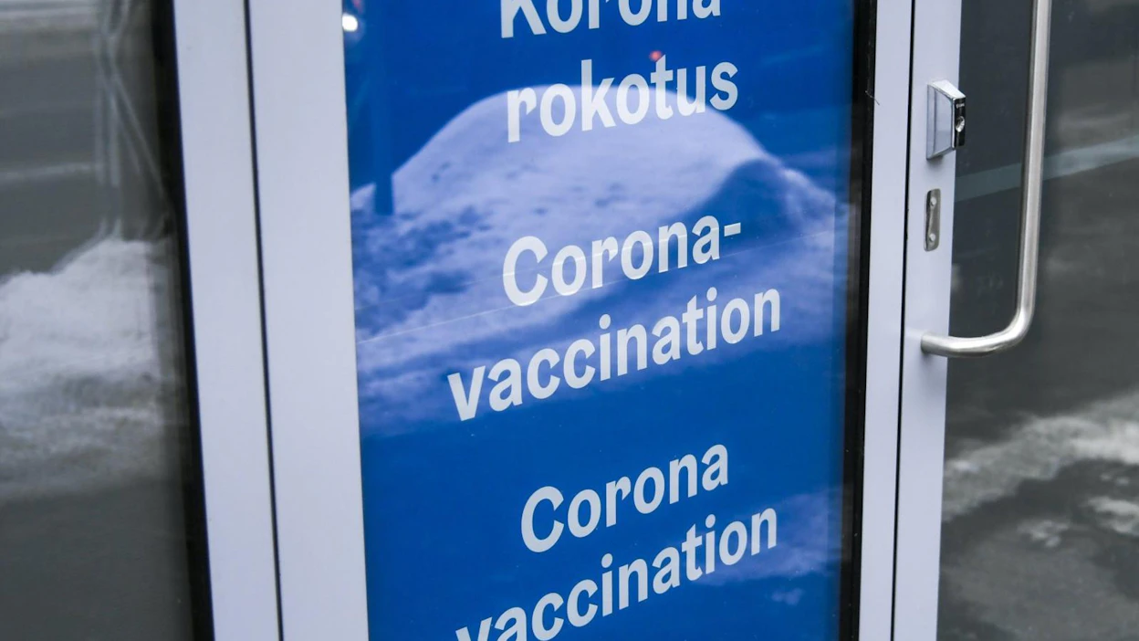 Koronatartuntojen määrä on edelleen kasvussa, kertoo THL. Suomalaisista yli 10 prosenttia on saanut ainakin yhden koronarokoteannoksen.