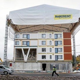 Uusien asuntojen hinnat ovat nousseet. Kuvan puukerrostalo valmistuu Vantaan Kivistöön osaksi vuoden 2015 asuntomessuja.