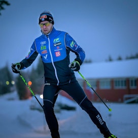Mikäli edellisestä hiihtokerrasta on jo ehtinyt vierähtää aikaa, Jussi Piirainen suosittelee suuntaamaan ensiksi helppoihin hiihtomaastoihin, jotta into ei lopahda alkuunsa.