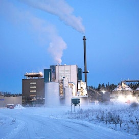 Fortum (kuvassa Järvenpään biovoimala) samoin kuin Neste Oil ilmoittivat korottaa tuntuvasti hallituspalkkioitaan, vaikka yritykset ovat muutoin säästökuurilla.