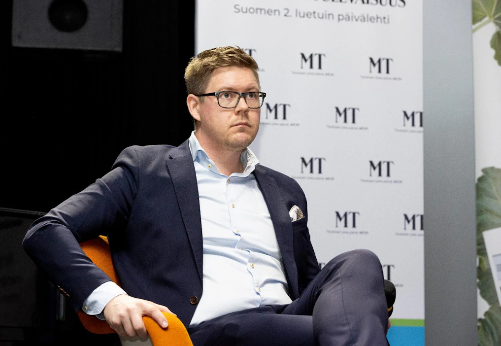 SDP:n eduskuntaryhmän puheenjohtaja Antti Lindtman ei halua maakuntaveroa käyttöön, vaikka sitä kannatetaan puolueen aluevaaliohjelmassa.