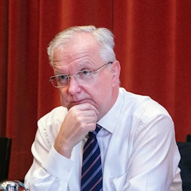 Suomen Pankin pääjohtaja Olli Rehn käsittelee yliökirjoituksessaan valtioneuvoston ulko- ja turvallisuuspoliittista selontekoa.