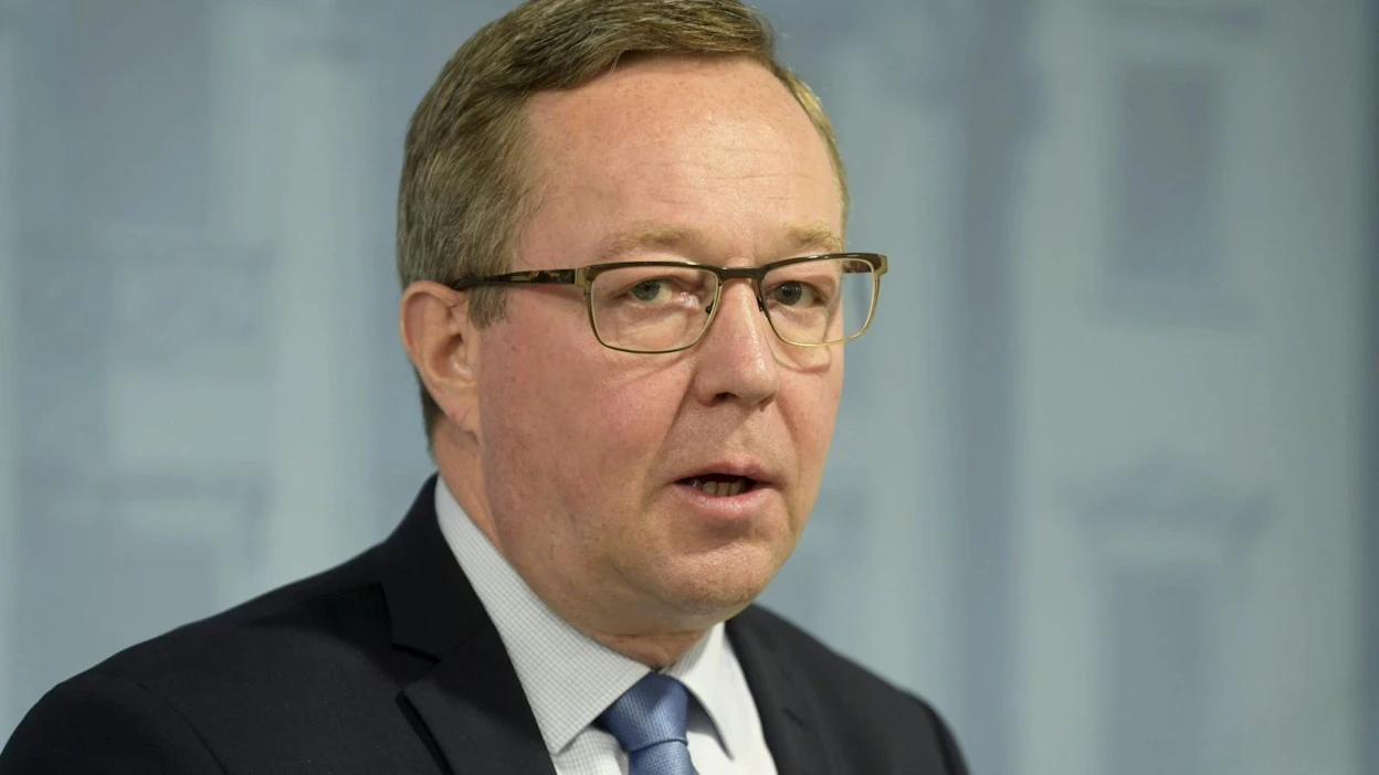 Koronakriisin varjo alkaa hiljalleen väistyä, myös palvelusektorilla, arvioi elinkeinoministeri Mika Lintilä. Lehtikuva / Vesa Moilanen