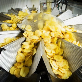 Real Snacks valmistaa Pyhännällä peruna- ja maissinaksuja.