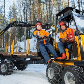 Elli ja Osmo Romusen Kinetic-pienmetsäkone on täyskäytössä tilan omissa metsissä.