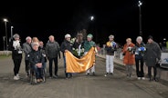 Mats E Djuse ja Jörgen Westholm juhlivat neljävuotiaiden oriiden ja ruunien Breeders Crownin voittoa Dream Minen kanssa lauantaina Eskilstunassa.