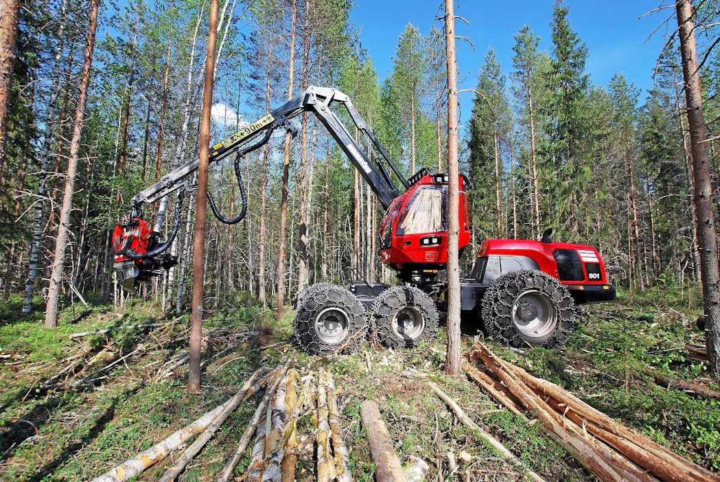 Patria muistuttaa, että metsäkone on maastokelpoisuudestaan huolimatta koneelliseen metsänhoitoon erikoistunut laite.