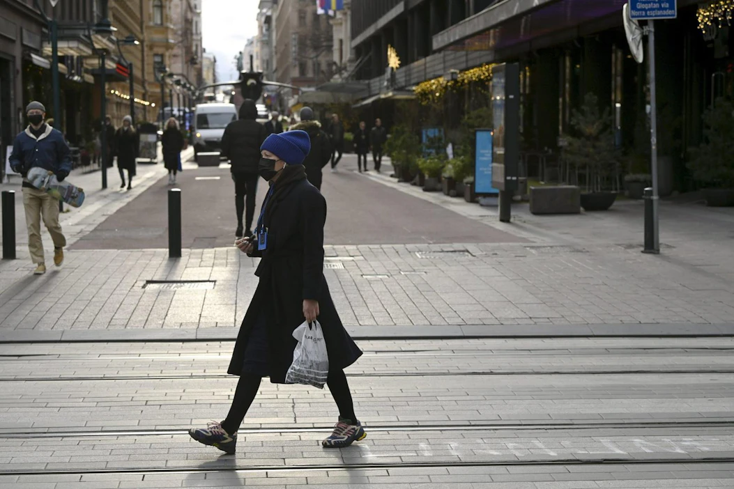 Komissio kohensi myös ennustettaan Suomen talouskasvusta 3,4 prosenttiin. LEHTIKUVA / ANTTI AIMO-KOIVISTO