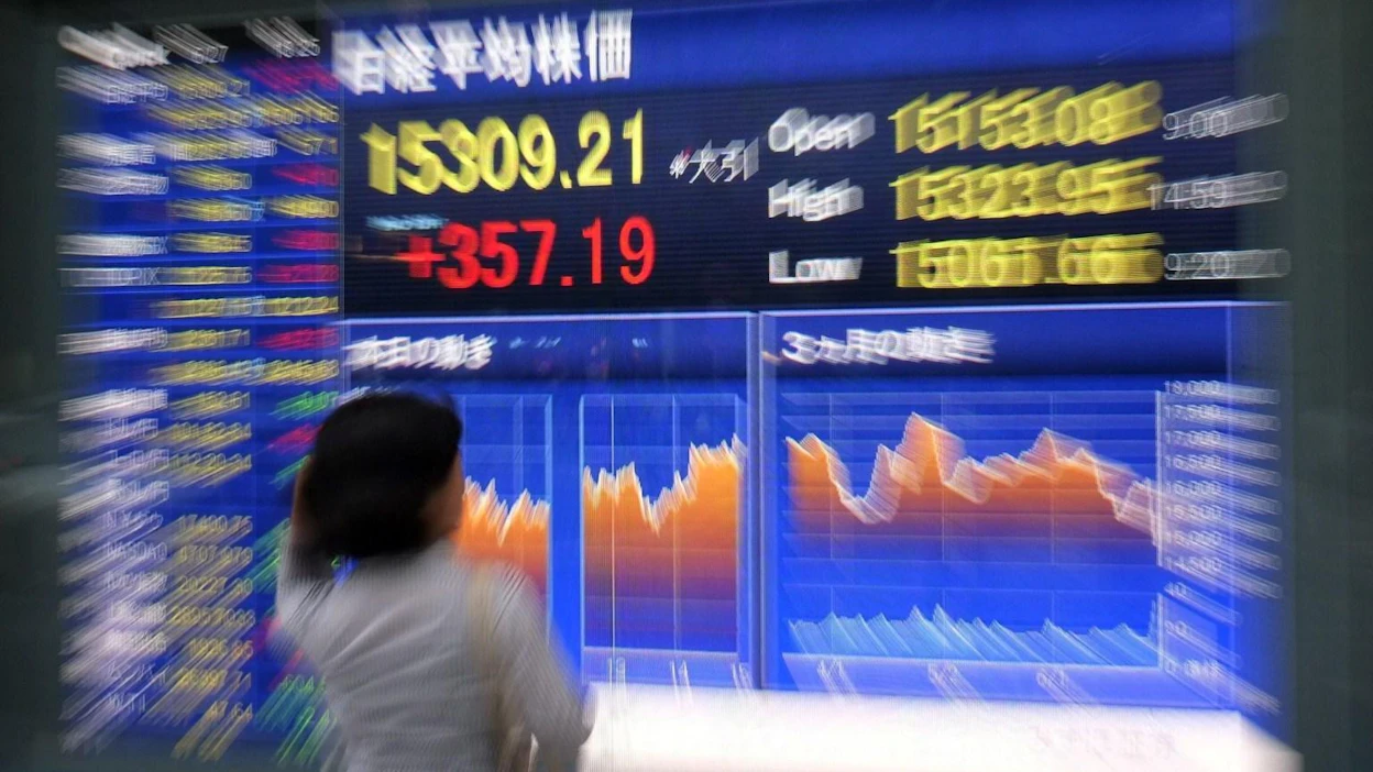 Tokion pörssi on avautunut alamäessä brexit-pelkojen takia. Nikkei-indeksi putosi avauksessa 1,4 prosenttia.