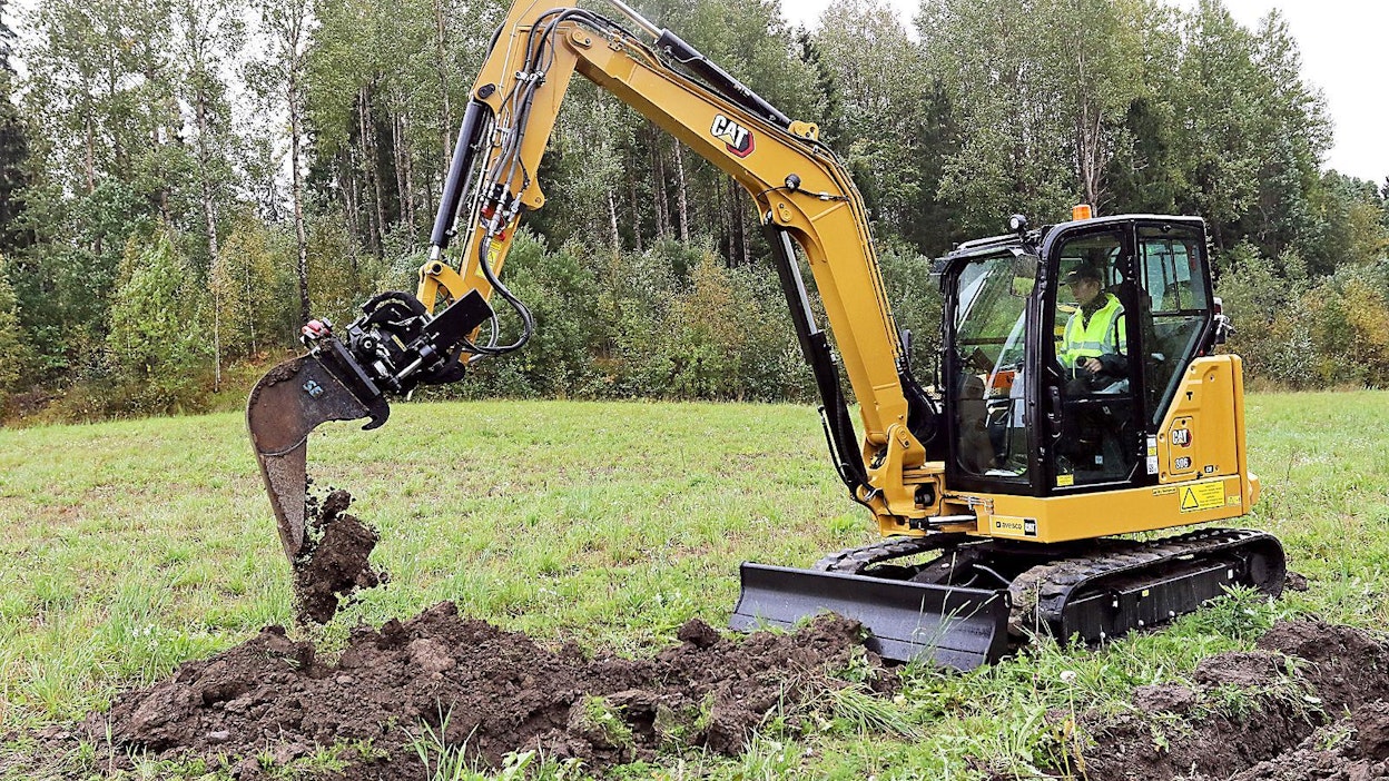 Cat 306CR pääsi vertailussa hopealle, sillä tekniset mittaukset veivät sen kärkeen. Kuljettajapisteissä se oli kolmas.