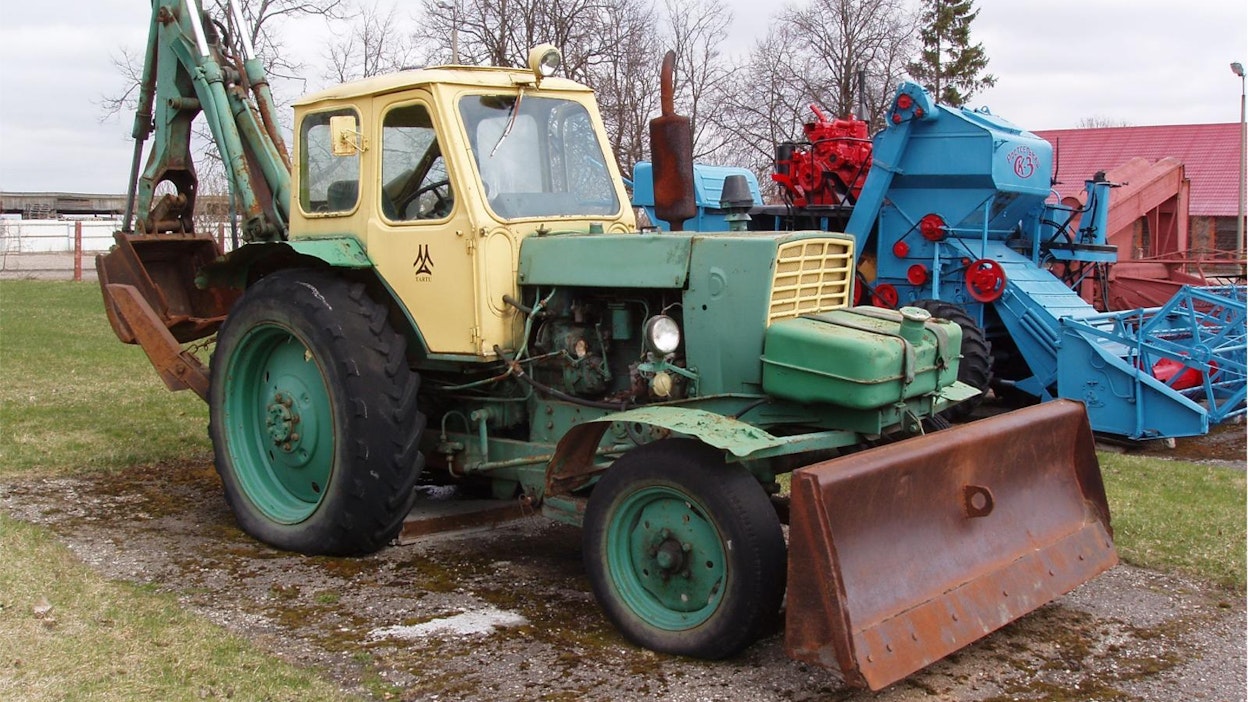 JuMZ-6AM -traktoria valmistettiin Dnepropetrovksissa, Ukrainan SNT:ssä, Neuvostoliitossa.