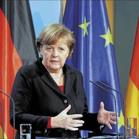 Angela Merkel on koulutukseltaan fyysikko ja luottaa poliittisissakin päätöksissä lukuihin. Rainer Jensen/lehtikuva