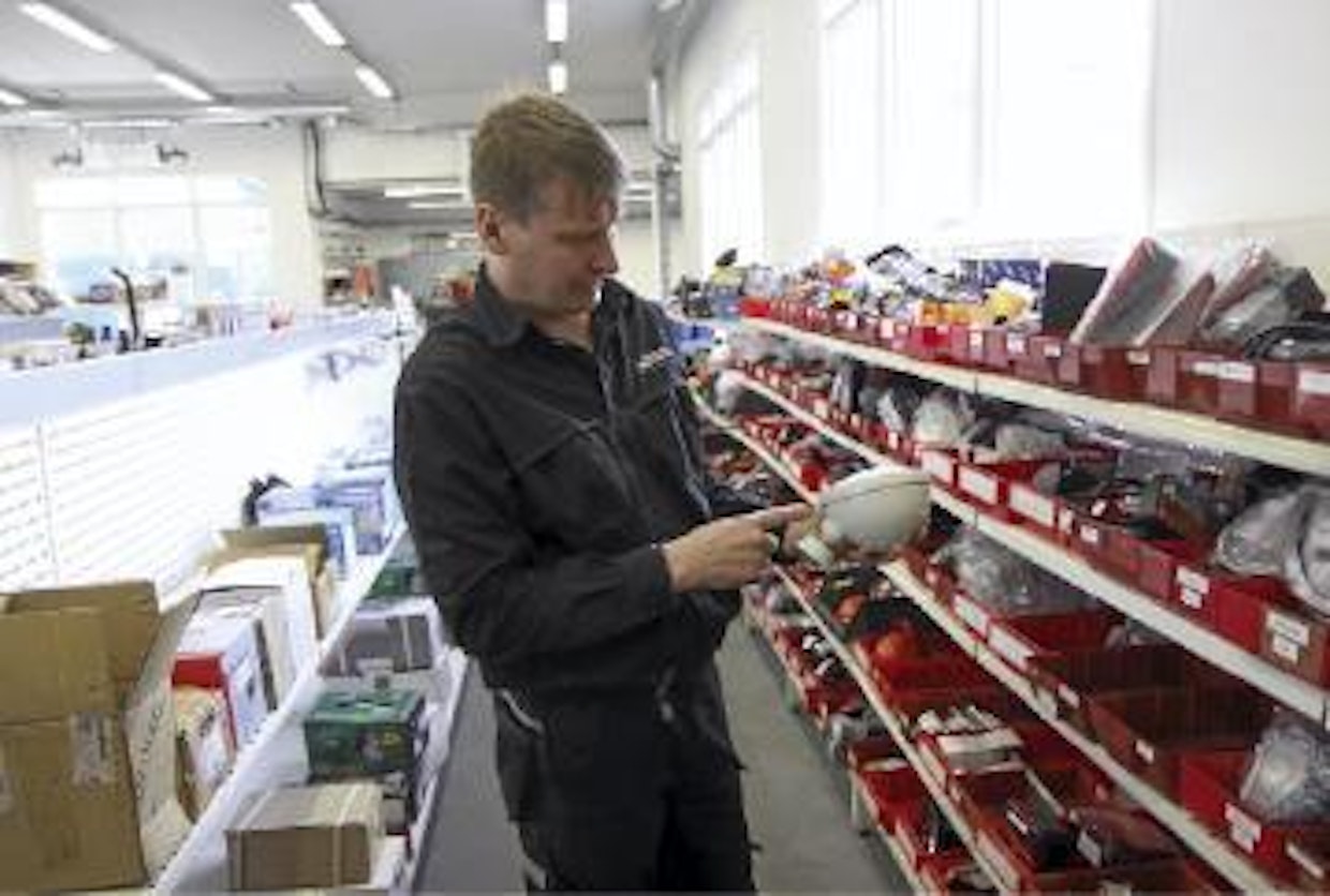 Juha Marjakankaan mukaan myös vanhoihin traktoreihin on kyettävä tarjoamaan varaosia.