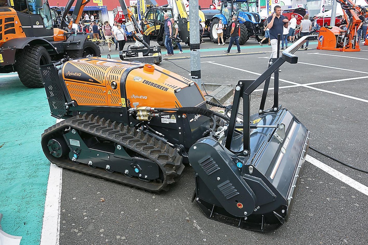 Energreen RoboEvo on radio-ohjattava monitoimilaite, joka voi toimia jopa 55° rinteessä. Kauko-ohjauksen toimintaetäisyys on 150 metriä. Koneen moottori on Yanmar 40 hW Stage V -diesel. Laitteeseen on saatavissa yli 20 erilaista lisälaitetta niin kuormaukseen, ojitukseen, kasvillisuuden murskaukseen, pintamaan rouhintaan kuin myös lumen linkoamiseen talvella.