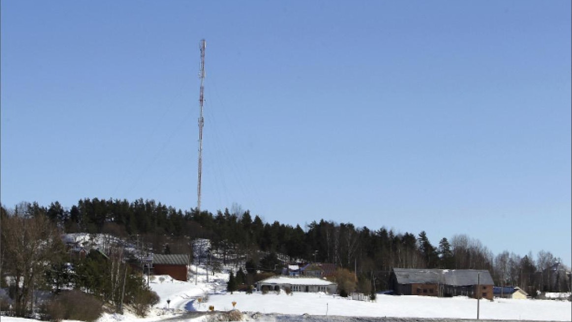 Teleoperaattorit panostavat kovaa vauhtia 4G-verkkoihin. Viestintäviraston mukaan haja-asutusalueiden tietoliikenteen ratkaiseminen vaatisi 700 megahertzin taajuuksien valjastamista uuteen käyttöön. Yli puolella suomalaisista on jo nyt käytössään laajakaistayhteys, jonka nopeus ylittää 10 megaa. Jaana Kankaanpää