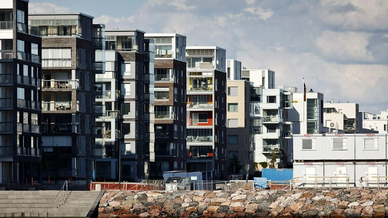 Keskustoissa kerrostaloissa viihtyy ikäjakaumaltaan yhä laajempi joukko nuorista ja nuorista aikuisista vanhuksiin.