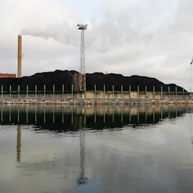 Pääkaupunkiseudulla käytettävät fossiiliset polttoaineet paisuttavat alueella asuvien hiilijalanjälkeä. Kuva Helsingin Hanasaaresta.