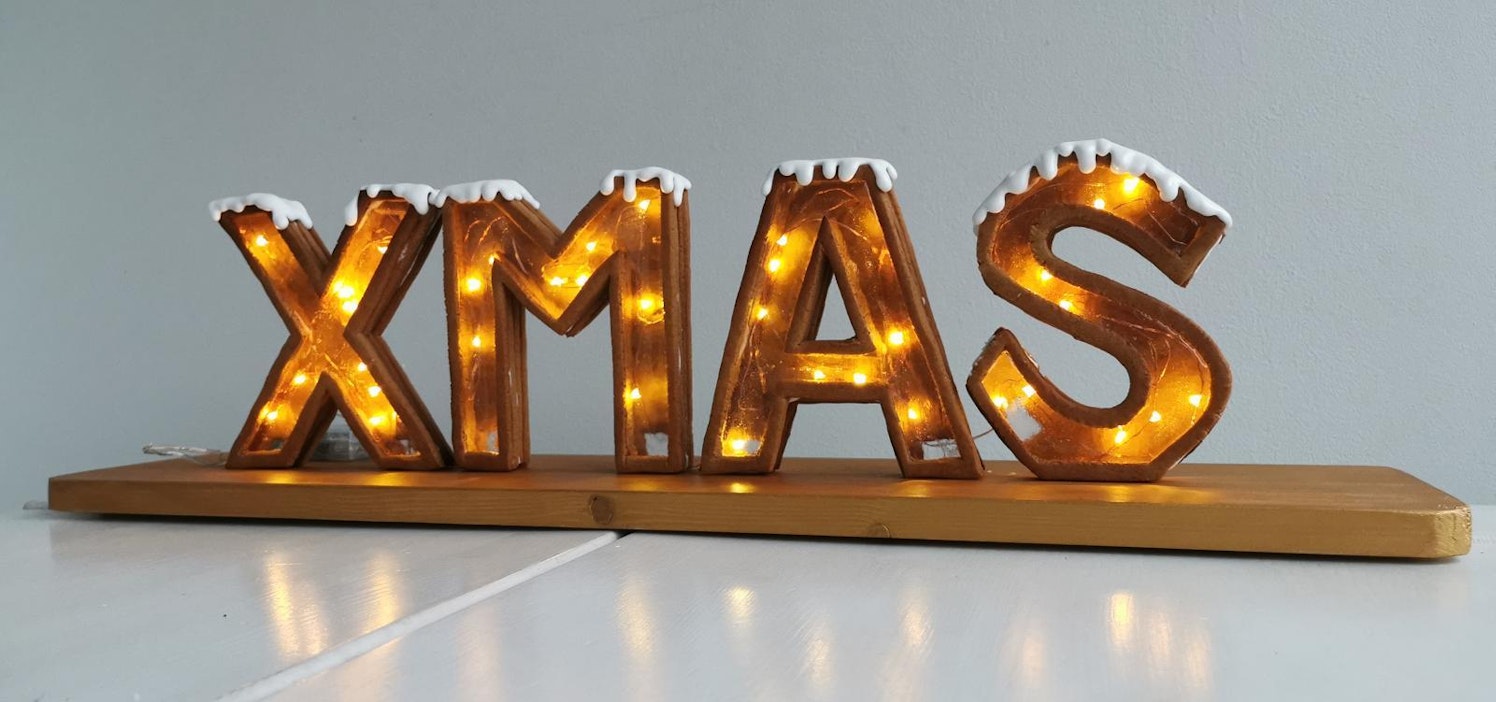 Piparkakkutyön valaisu hurmasi tuomarit.