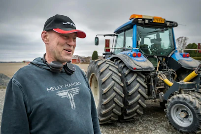 ”Lämpöistä säätä saisi tulla. Ja kuumaa sadetta noin viikon päästä”, Esa Similä tiivisti toiveensa maanantaina, kun Laihialla oli lämpöasteita hädin tuskin kymmenen. Tiistai oli jo paljon lämpimämpi. Keskiviikoksi ennustetaan hellelukemia.