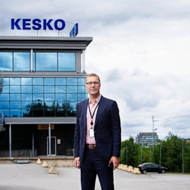 Keskon Lounais-Suomen aluejohtaja Lauri Inna on kokenut kuntajohtaja. Keskolla hän on toiminut kohta kahden kuukauden ajan.
