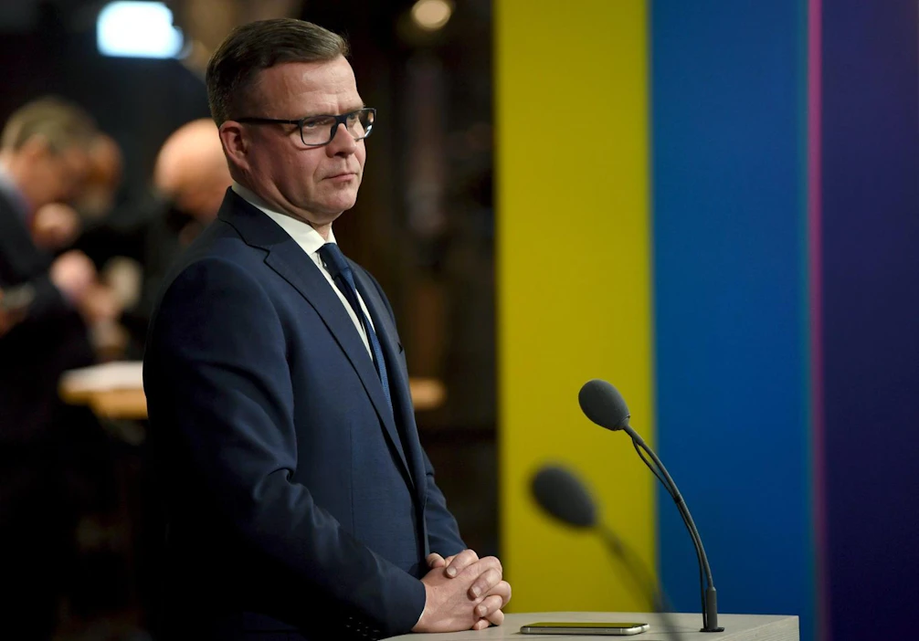Kokoomuksen puheenjohtaja Petteri Orpo sanoo ymmärtävänsä, että elinkustannusten nousu osuu pahoin moniin kotitalouksiin.